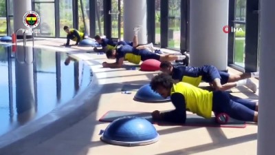 Fenerbahçe, Riva'da kampa girdi