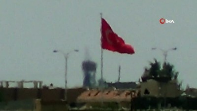  Telabyad’a iki Türk bayrağı asıldı