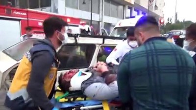  Manisa'da işçi servisi otomobille çarpıştı: 5 yaralı