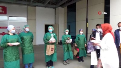 diyalog -  Pandemi doktorlarına ev yemekleri sürprizi Videosu