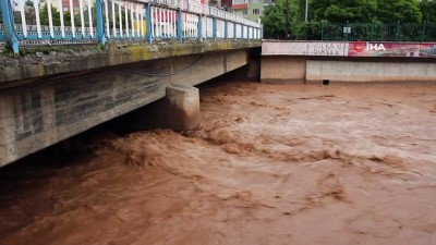 icme suyu -   Sel gitti, izleri kaldı Videosu
