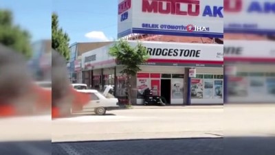 yangin tupu -  Seyir halindeki otomobil yanarak, kullanılmaz hale geldi Videosu