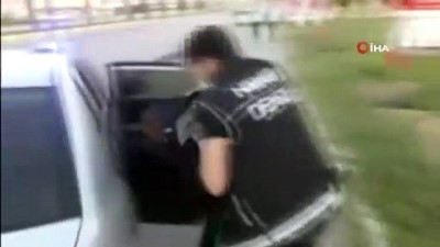 tir dorsesi -  Tırın dorsesinde taşınan otomobilden zehir fışkırdı Videosu