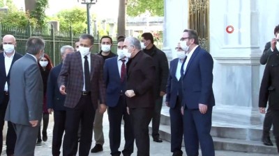  İstanbul Valisi Ali Yerlikaya Fatih Sultan Mehmet Han Türbesi'ni ziyaret etti