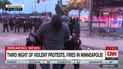 polis siddeti -  - ABD'de siyahi muhabir, protestolardan canlı yayın yaparken gözaltına alındı Videosu