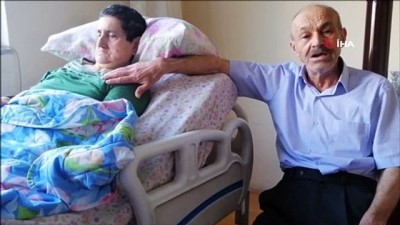 sadaka -  Aşkıyla herkese örnek oluyor... Vefalı koca, yatağa bağımlı 43 yıllık eşine ilk günkü aşkla bakıyor Videosu