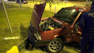saglik ekibi -  Bartın’da otomobil ile kamyonet çarpıştı: 3 yaralı Videosu