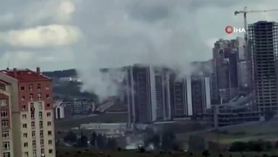 saglik ekibi -  Başakşehir'de bir fabrikanın kazan dairesinde meydana gelen patlama sonrasında yangın çıktı. Olay yerine çok sayıda itfaiye ve sağlık ekibi sevk edildi. Videosu