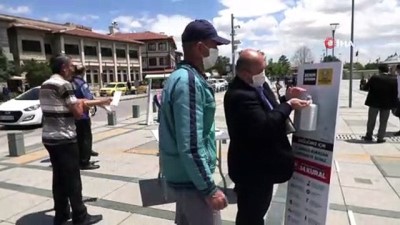 seyahat yasagi -  - Başkan Altay: 'Konya’da cuma namazı ile ikinci bayram yaşandı'
- Konya Büyükşehir Belediyesi tüm camilerde tedbirleri aldı, 300 bin tek kullanımlık seccade ve maske dağıtıldı Videosu