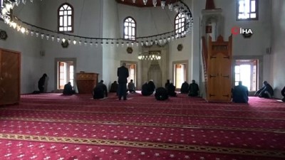 yagmurlu -  Bolu’da, 74 gün sonra ilk kez camilerde cemaatle namaz kılındı Videosu