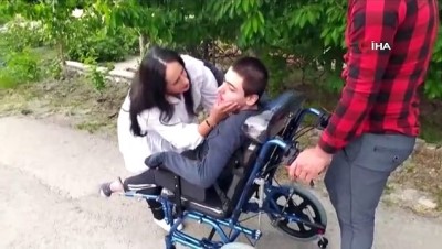 gurbetci -  Gurbetçi vatandaştan engelli Yusuf’a tekerlekli sandalye Videosu