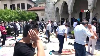 maske dagitimi -  Habib-i Neccar Camii’nde aylar sonra ilk Cuma namazı kılındı Videosu