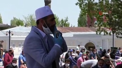cami bahcesi -  Kars’ta 74 gün sonra ilk Cuma namazı Videosu