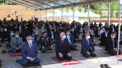  Pendik Millet Bahçesi kapılarını ilk kez Cuma namazı ile açtı