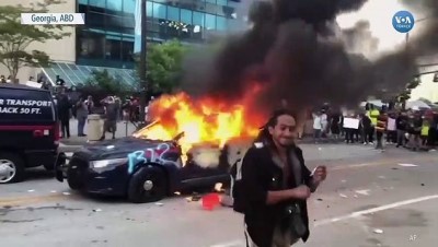 Atlanta'da Polis Aracı Ateşe Verildi