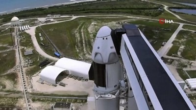 uzay istasyonu -  - SpaceX, Crew Dragon uzay aracını başarılı bir şekilde fırlattı Videosu