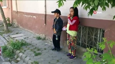 polis sapkasi -  Polisi gören minik kız önce ağladı sonra telsizden anons yaptı Videosu