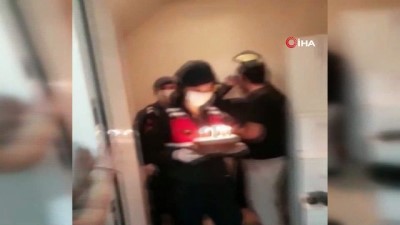  Evden çıkamayan kıza jandarmadan doğum günü sürprizi