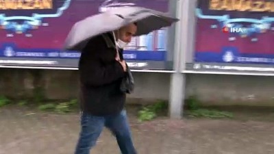 İstanbullular güne yine yağmurla uyandı