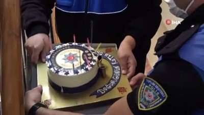  Polisin doğum günü sürprizi emektar avukatı duygulandırdı
