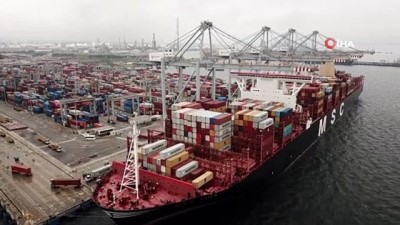 futbol sahasi -  Türkiye limanları tarihinin en büyük konteyner gemisini ağırlıyor Videosu