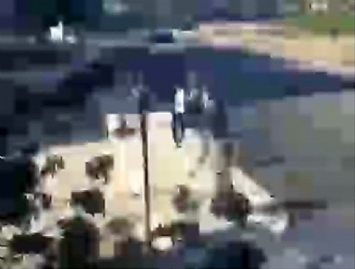 Yasağı ihlal eden grubun polisten kaçma anı