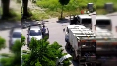 silahli saldiri -  Yol ortasında gündüz vakti silahlı saldırı anı kamerada Videosu