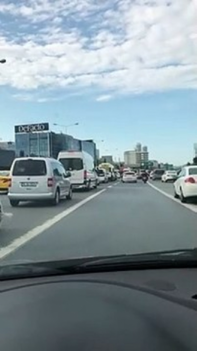ikitelli - İstanbul’da virüse rağmen yoğun trafik Videosu