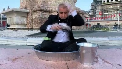  Sanatçı Aydın, Taksim’de leğende yıkandı