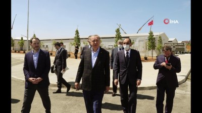  Cumhurbaşkanı Erdoğan Sancaktepe’deki salgın hastanesinde incelemelerde bulundu