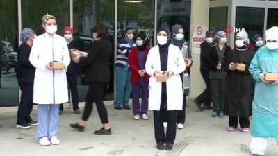 akarca -  - MEDAŞ çalışanlarından sağlıkçılara Anneler Günü sürprizi Videosu