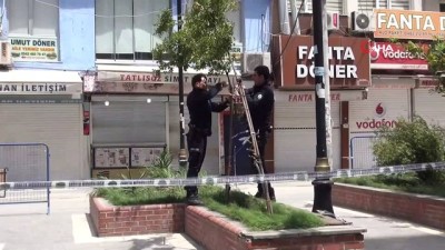 baglama -  Polis ekipleri rüzgardan eğilen ağacı düzelterek ip ve çıtayla sağlamlaştırdı Videosu