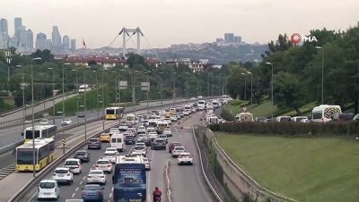  İstanbul’da kısıtlamasının kalkmasıyla trafik yoğunluğu yaşandı