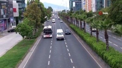  İzmir’de kısıtlama bitti, trafik başladı