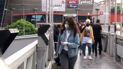 metrobus duraklari -  Kısıtlama sonrası trafikte yoğunluk  oluştu Videosu
