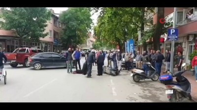  Otomobilin çarptığı motosikletli kadın yaralandı