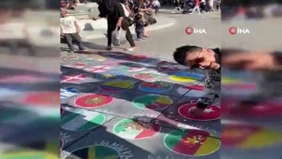 hassasiyet -  - Program sunucusu By Kuş'tan Türk bayrağı hassasiyeti
- By Kuş'un tepkisi üzerine Türk bayrağının üzerinde kumar oynanması engellendi Videosu
