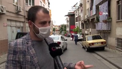  Sokak üzerindeki araçları böyle tekmelediler