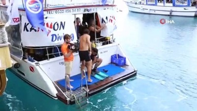 dalis turizmi -  Yılda 80 bin dalış turizmiyle ünlü Kaş İlçesi'nde suyun altıda misafir bekliyor Videosu