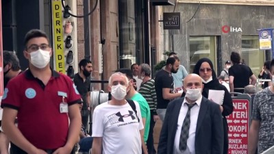 bomba imha uzmani -  - Beyoğlu'da şüpheli çanta paniği
- Fünyeyle patlatıldı Videosu