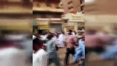 gecici hukumet -  - Sudan'da geçici hükümet protesto edildi: 'Yabancı sömürgeciliğine hayır' Videosu