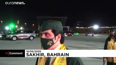 mezuniyet - Bahreyn'de Formula 1 pistinde mezuniyet töreni Videosu