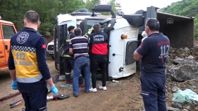 Devrilen kamyonun sürücüsü ağır yaralandı - KÜTAHYA