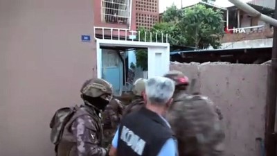 safak vakti -  HDP'li vekilin eleştirdiği baskında yakalanan FETÖ zanlısının suç dosyası kabarık Videosu