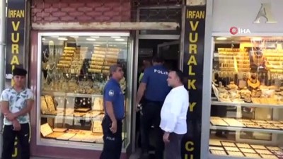  Kuyumcudan altın çaldı, kaçarken yakalandı