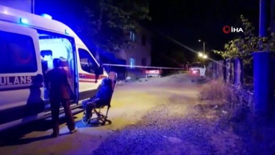 saglik ekibi - Psikolojik sorunları olan kişi önce annesini, ardından 2 bekçi ve 1 polisi vurdu Videosu