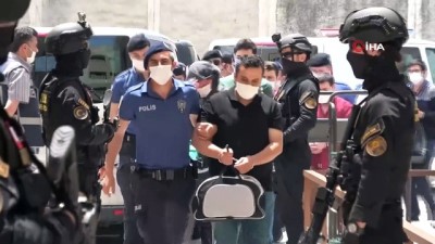 uzman cavus -  Bursa'da adliye çıkarılan 1 FETÖ şüphelisi tutuklandı Videosu