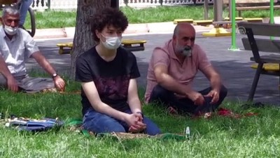 Cuma namazı salgın sonrası üçüncü kez kılındı - AFYONKARAHİSAR