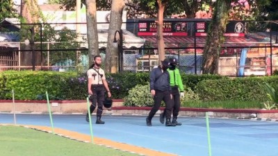 Endonezya'da açık alanlara sosyal mesafe çemberleri çizildi - BOGOR