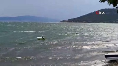 cesar -  Gemileri bile sürükleyen fırtınada jet ski ile dalgalara meydan okudu Videosu